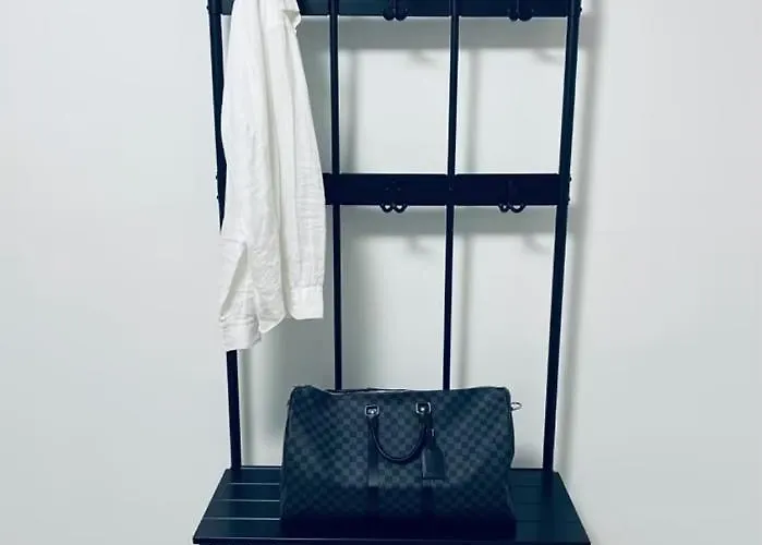 בית אירוח Signature *